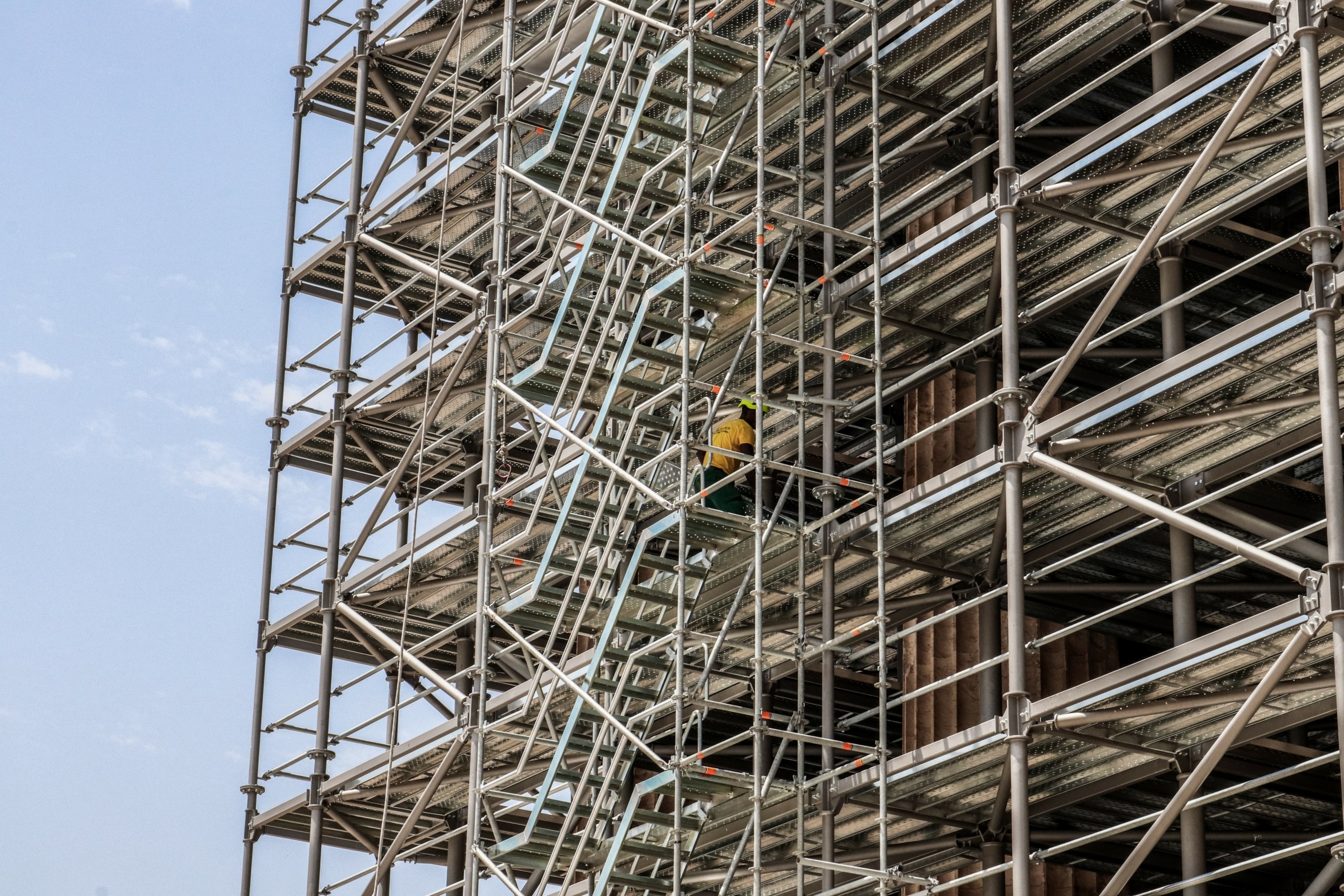 Συνελήφθη διαρρήκτης “ακροβάτης” – Μπήκε από τη σκαλωσιά και διέρρηξε δημόσιο ερευνητικό κέντρο