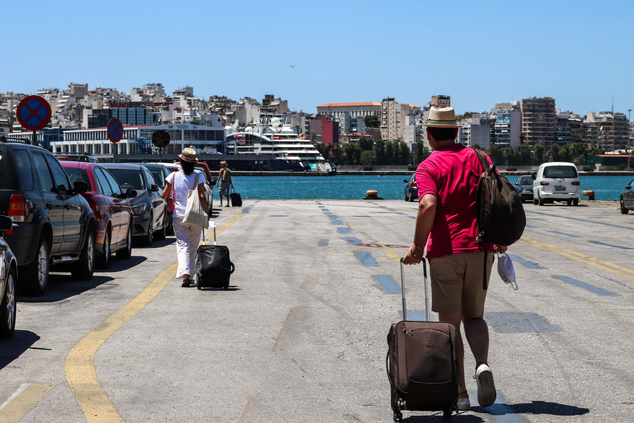 Η Ελλάδα στην “κόκκινη” λίστα με τις χώρες που πρέπει να αποφεύγουν οι Αμερικανοί