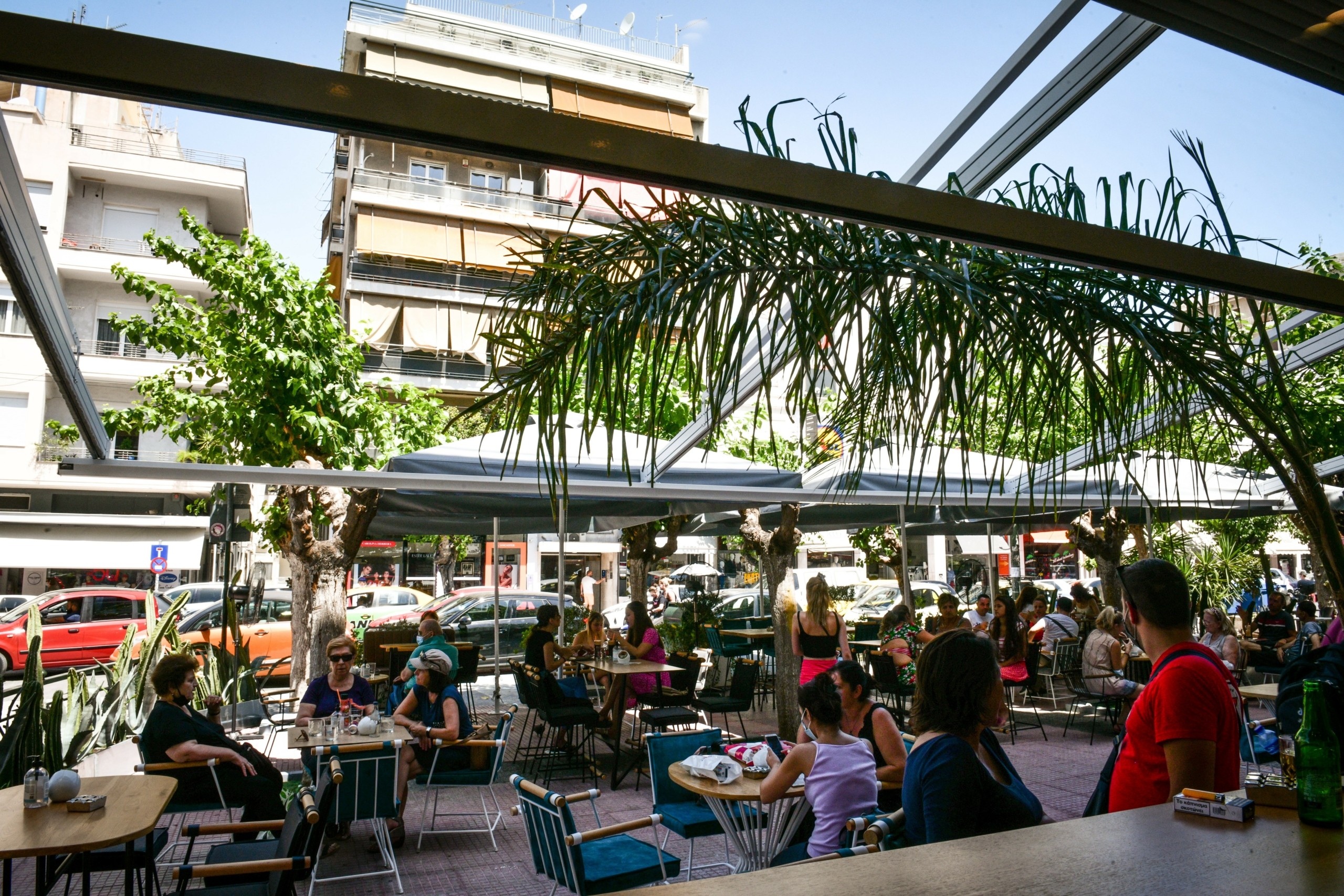 Ποιοι είναι οι επόμενοι που θα εμβολιαστούν μετά τους υγειονομικούς