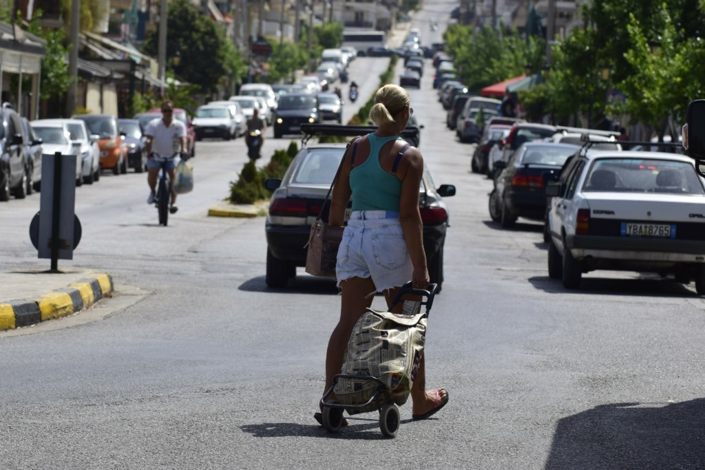 “Σπάνε” τα θερμόμετρα την Τρίτη – Καύσωνας με αφόρητη ζέστη σε όλη τη χώρα