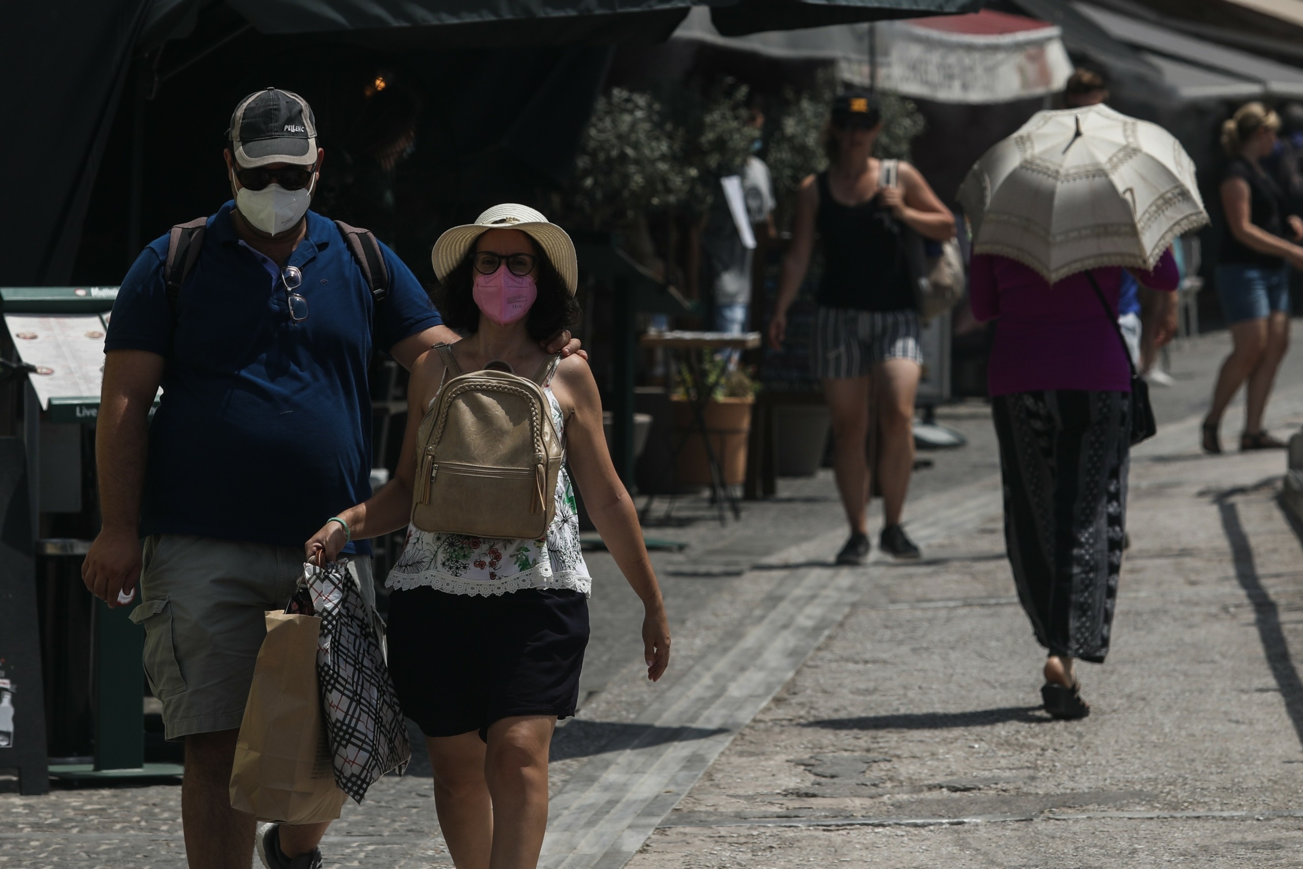 Ποιοι παίρνουν σειρά για την τρίτη δόση του εμβολίου από Σεπτέμβριο – Το σχέδιο της κυβέρνησης για το νέο κύμα πανδημίας (vid)