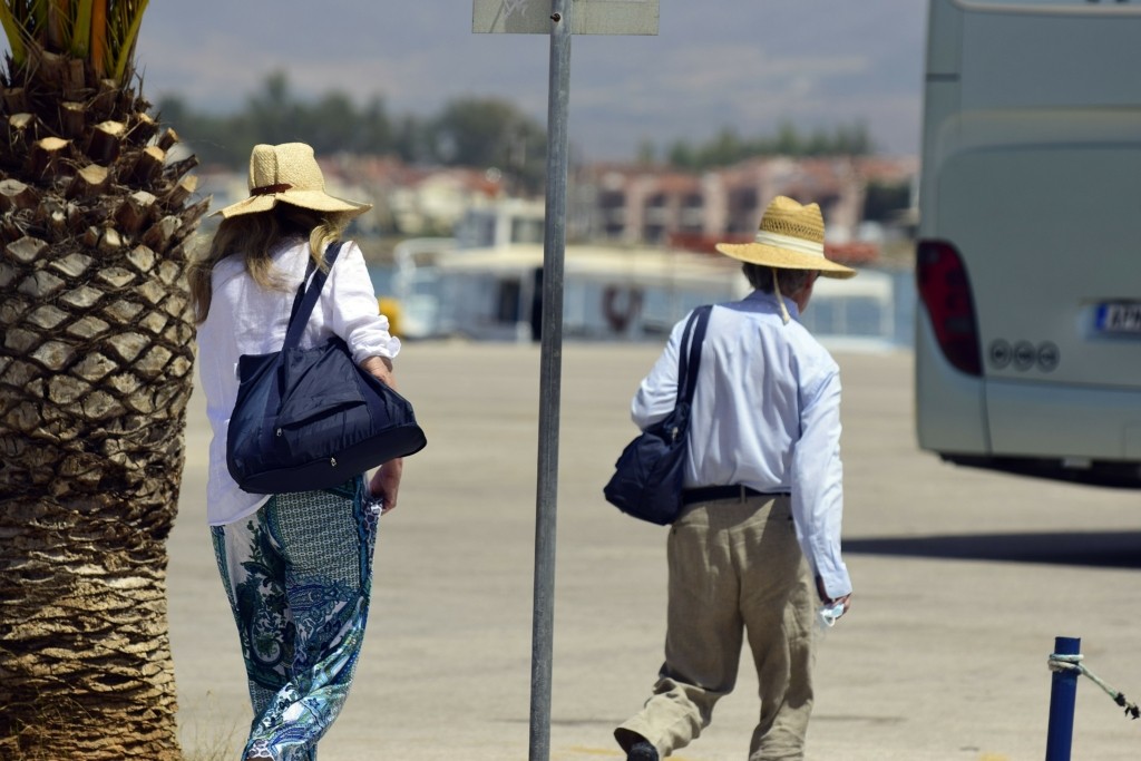 Ζέστη αλλά και τοπική συννεφιά με μπόρες την Τρίτη
