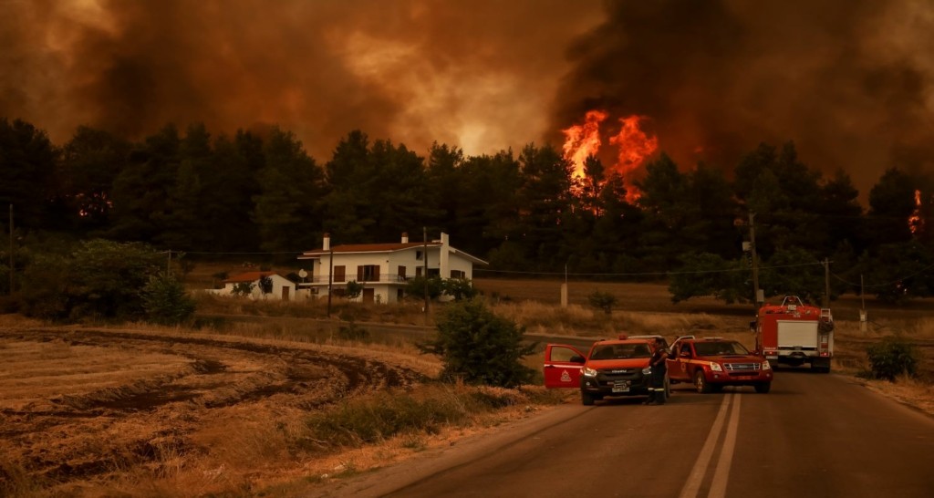 Τρεις συλλήψεις για εμπρησμούς – Δε σταματούν τις έρευνες οι αρχές