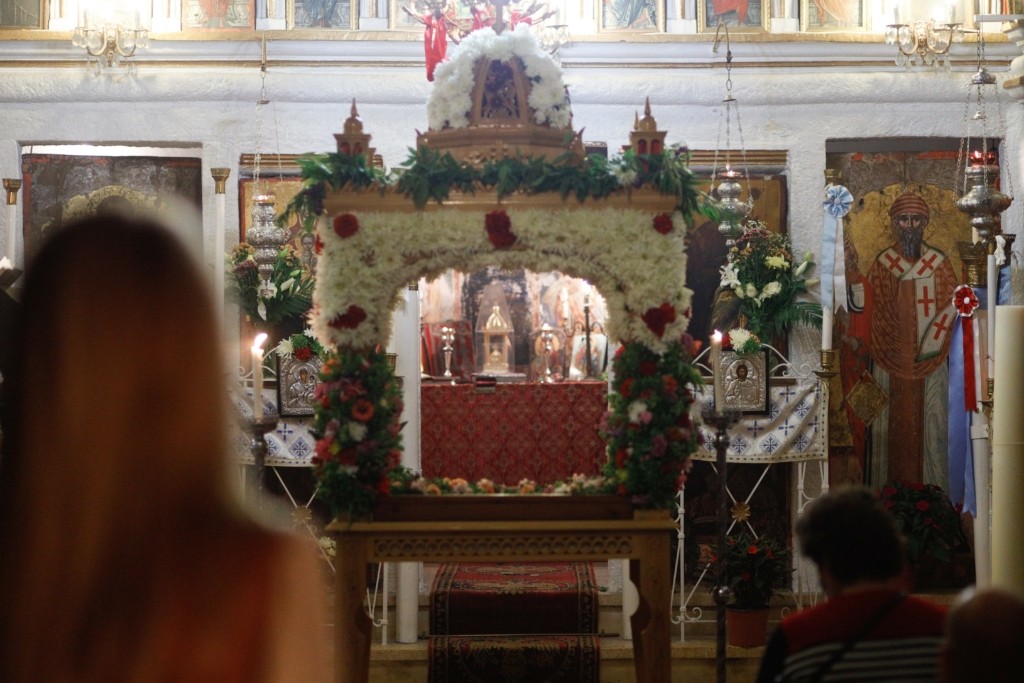 Η Παναγία εκοιμήθη – Η Ελλάδα γιορτάζει την Κοίμηση της Θεοτόκου, το “Πάσχα του καλοκαιριού”
