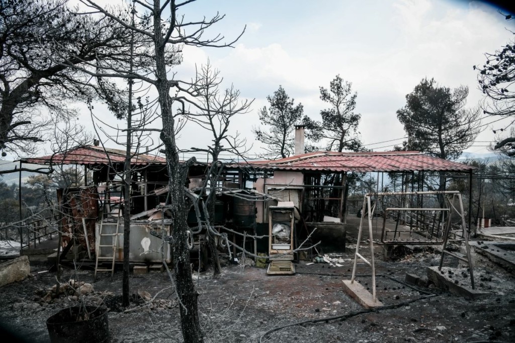 Τα μαύρα νούμερα πάνω  από τις φωτιές – 500% αύξηση της καμένης γης