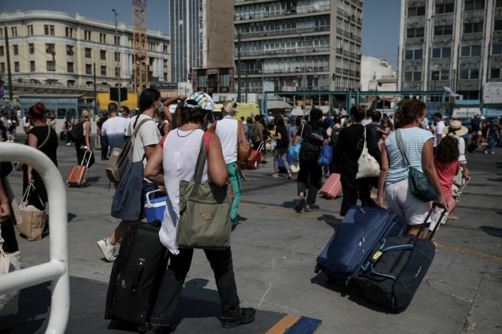3.625 νέα κρούσματα – Αυξάνονται οι θάνατοι και οι διασωληνωμένοι