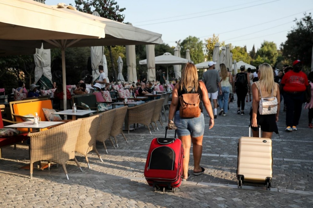 1.582 νέα κρούσματα για την Κυριακή – Πόσοι διασωληνωμένοι και θάνατοι ανακοινώθηκαν