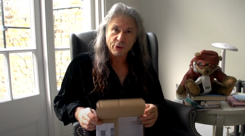Θετικός στον κορονοϊό ο αρχηγός των Iron Maiden Μπρους Ντίκινσον