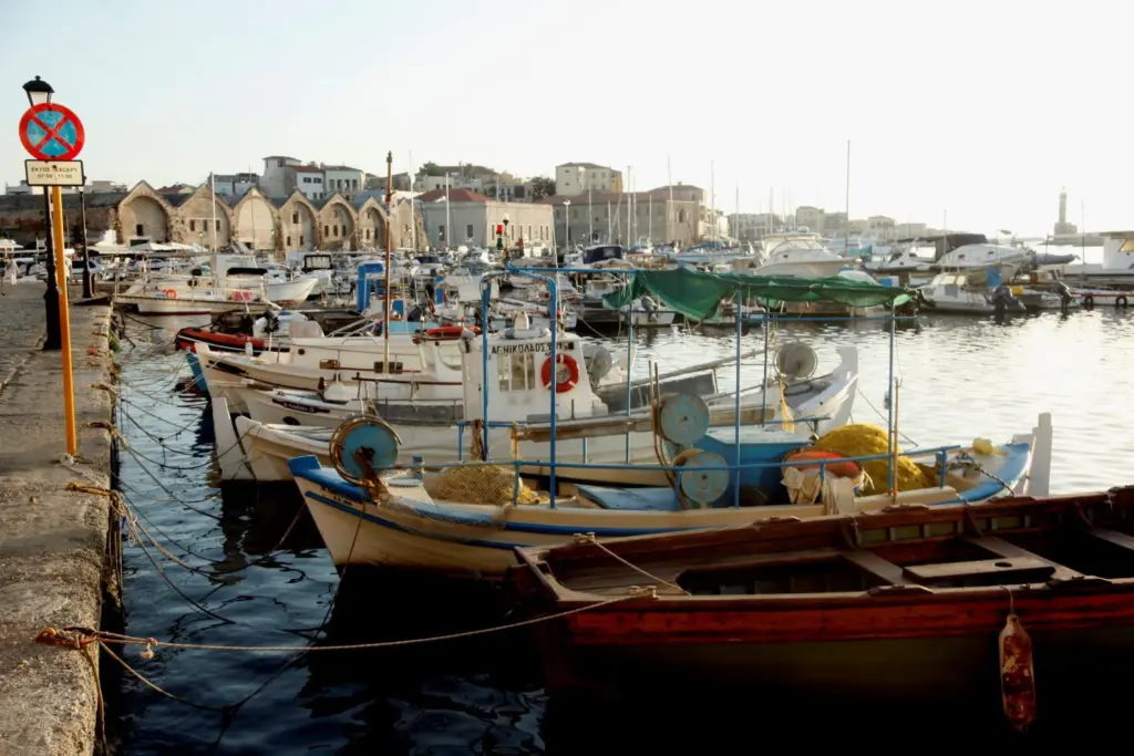 Απίστευτο συμβάν στα Χανιά – Βρήκαν έναν μεθυσμένο τουρίστα στο μπαλκόνι τους