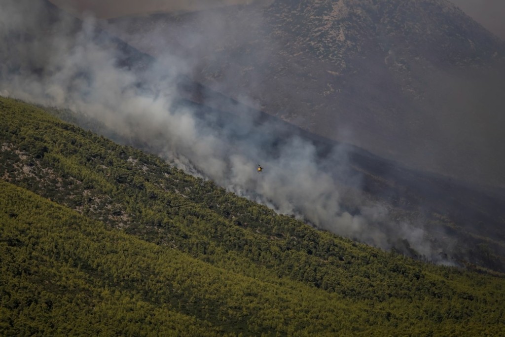 Αστυνομία και στρατός στην μάχη για τις φωτιές – Περιπολίες για την αποτροπή ενός ακόμη εμπρησμού