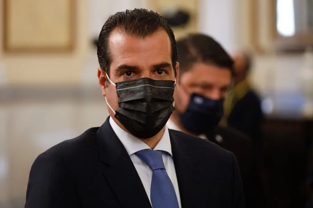 Ο Πλεύρης ζητά από τον Τσίπρα να κατεβάσει την ανάρτησή του για τις 18 κλίνες ΜΕΘ στο Παπανικολάου