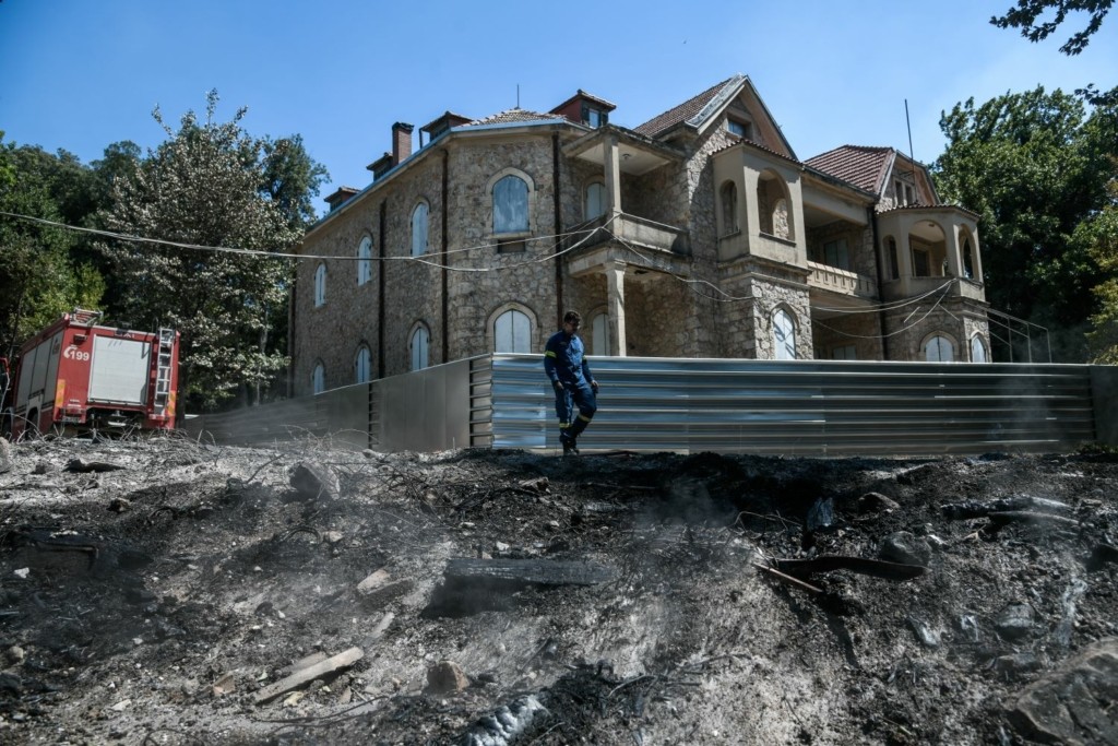 Αυτές είναι οι ζημιές στο Τατόι από την πυρκαγιά στη Βαρυμπόμπη – Πόσα κτίρια καταστράφηκαν (pics)