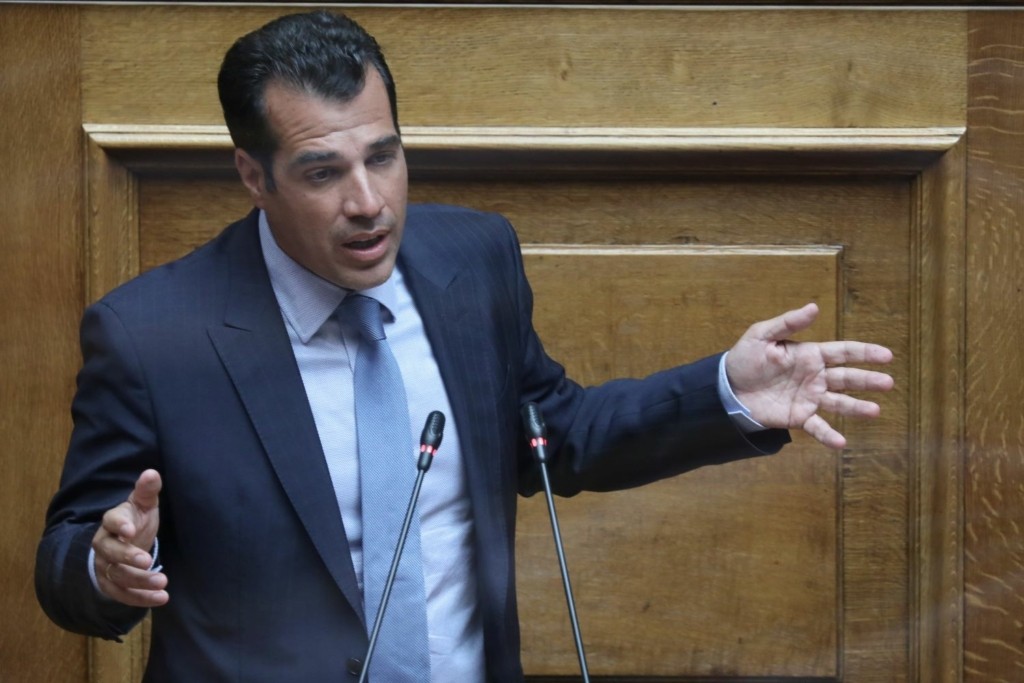 Πλεύρης για ανεμβολίαστους υγειονομικούς – “O νόμος εφαρμόζεται, δεν θα υπάρξει πρόβλημα λειτουργίας”
