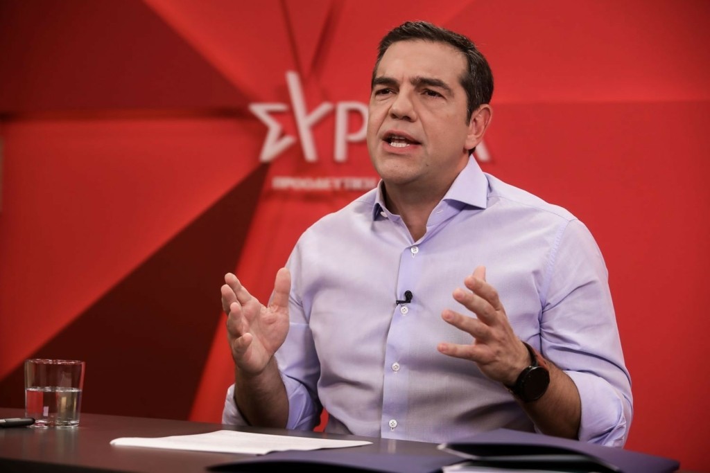 Επίθεση Τσίπρα σε Μητσοτάκη – “Αποκλείει 40.000 νέους από τα ΑΕΙ χωρίς να έχει περάσει έξω από το ελληνικό Πανεπιστήμιο”