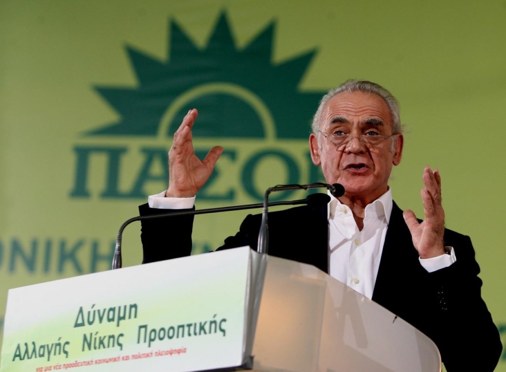 Άκης Τσοχατζόπουλος ο πρώτος πολιτικός που το όνομά του έγινε σαμπάνια (pic)