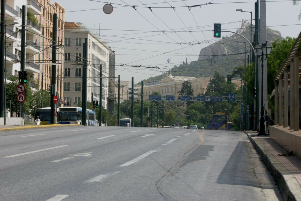 Ξεκινούν τη Δευτέρα οι εργασίες ασφαλτόστρωσης στην Αμαλίας – Τι αλλάζει στην κυκλοφορία