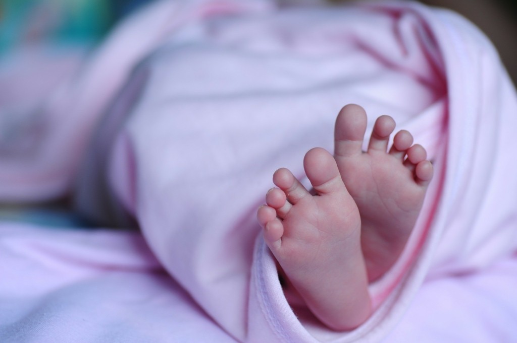 Σε κρίσιμη κατάσταση βρέφος 19 ημερών στη Θεσσαλονίκη – Βρέθηκε θετικό στον κορονοϊό