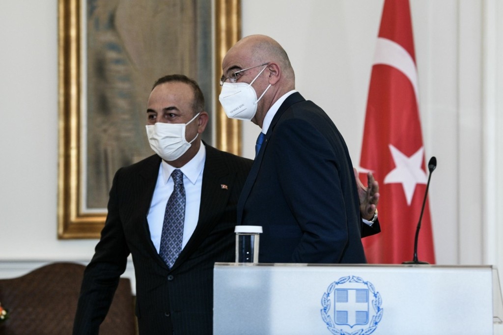 Τηλεφώνημα Τσαβούσογλου σε Δένδια για τις φωτιές στην Ελλάδα