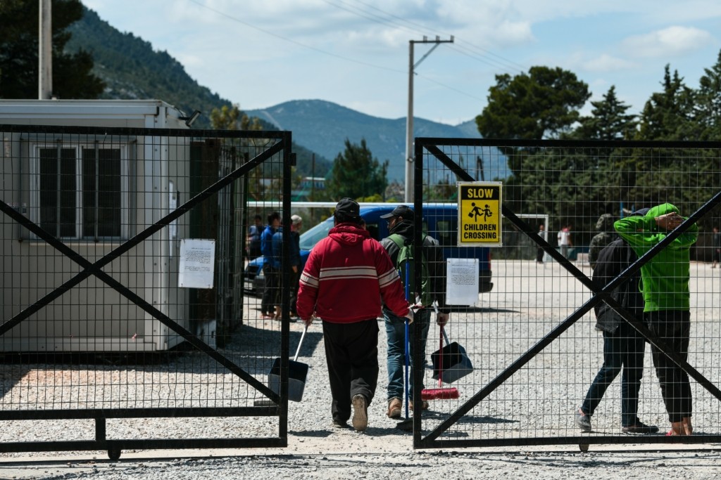Πηγές υπουργείου Μετανάστευσης: «Το πρόγραμμα σίτισης στην ΚΕΔ Σάμου ακολουθείται πλήρως»
