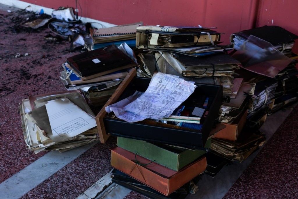 Δύο συλλήψεις για εμπρησμούς – Μία 29χρονη Ιρανή ήθελε να κάψει την πλατεία Κουμουνδούρου