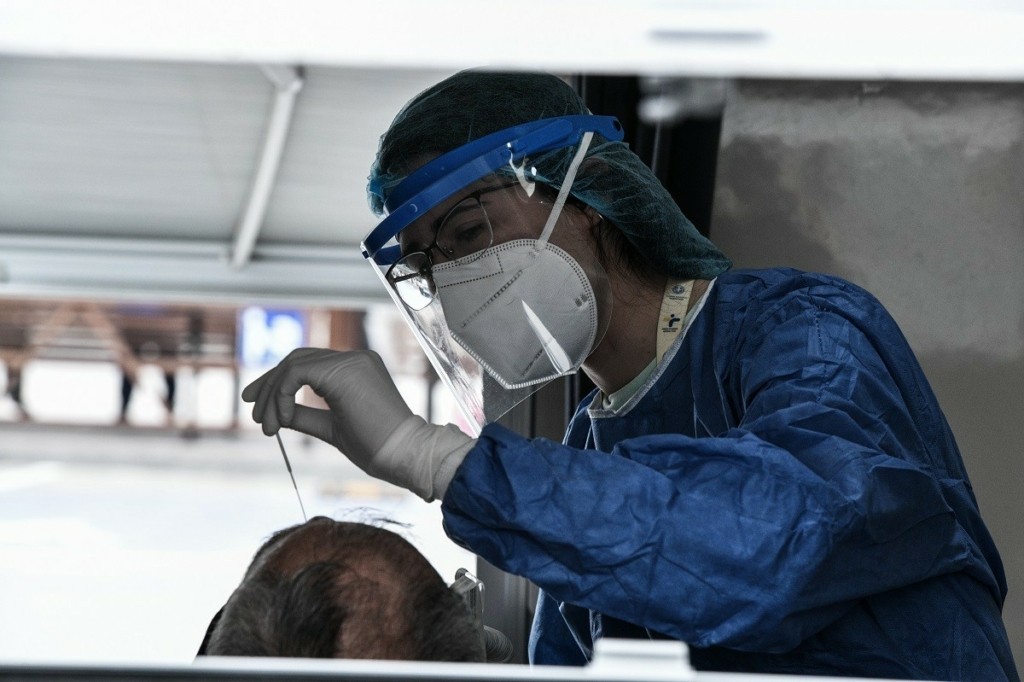 Αυξήθηκαν τα σημεία για δωρεάν rapid test – Στη “μάχη” και ο Στρατός
