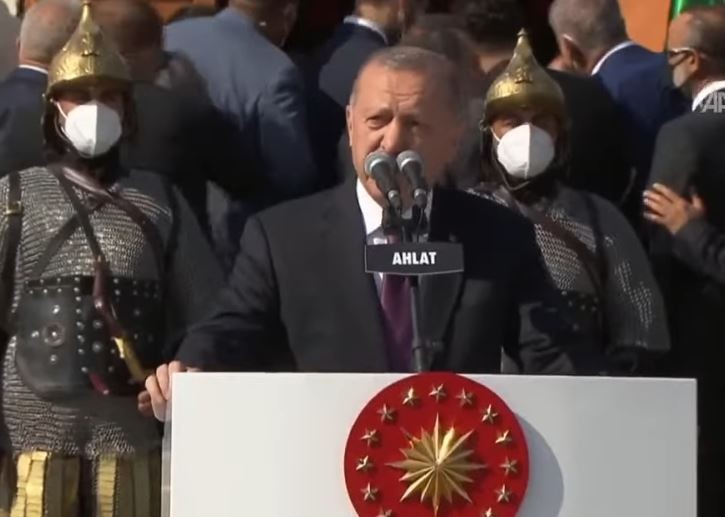 Επιφυλακτικός Ερντογάν απέναντι στους Ταλιμπάν – “Οι ενέργειες τους θα καθορίσουν το μέλλον στο Αφγανιστάν”