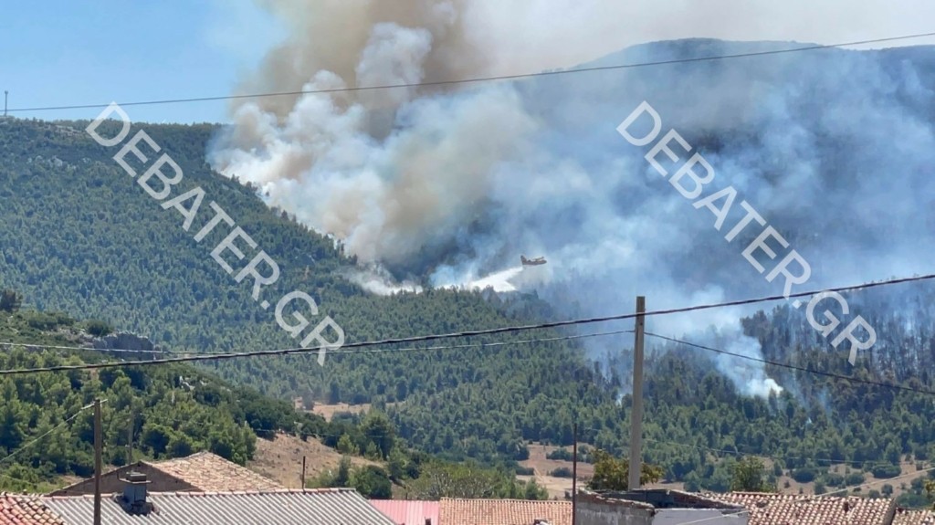 Εφιαλτικές οι αναζωπυρώσεις στα Βίλια Αττικής – Eκκενώθηκαν 11 οικισμοί – Σε ετοιμότητα νοσοκομεία (pics)