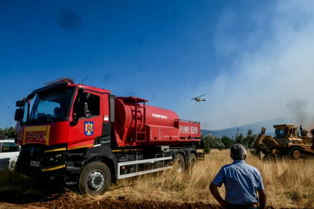 Κυκλοφοριακές ρυθμίσεις στα Βίλια Αττικής εξαιτίας της φωτιάς