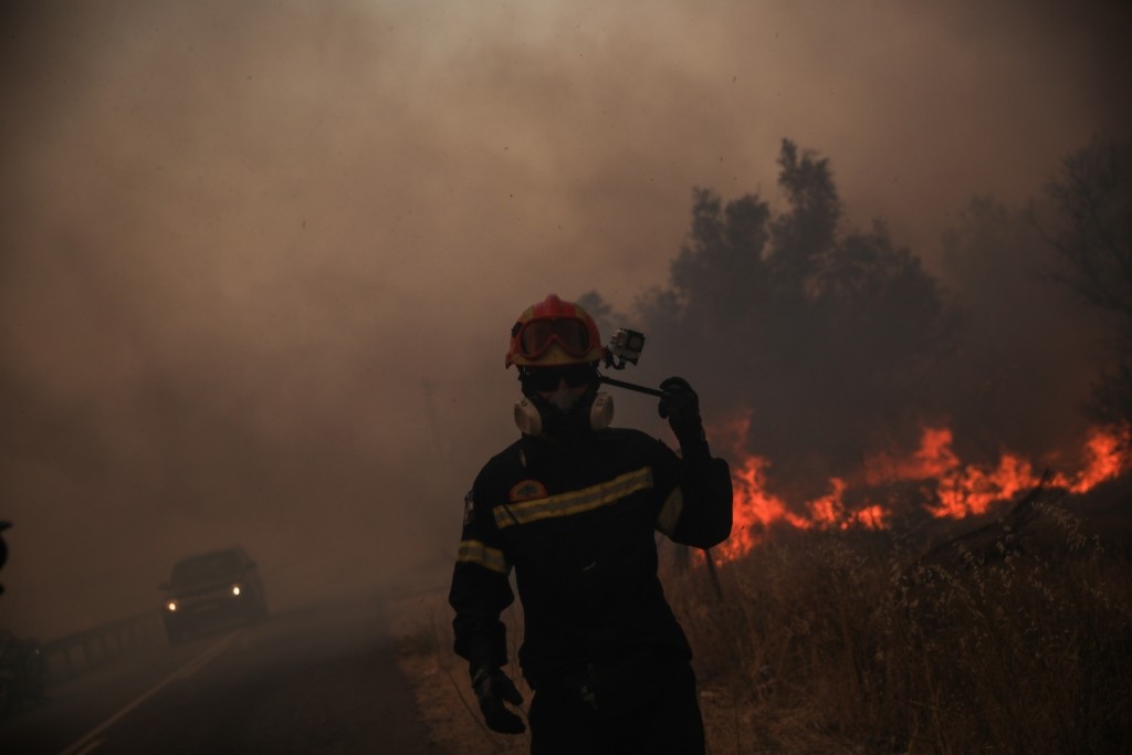 Νέα φωτιά τώρα στο Σαραντάπορο Ελασσόνας