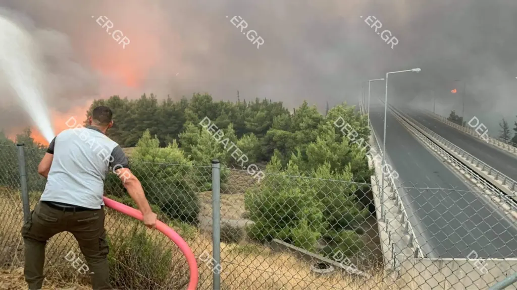 Σε λειτουργία ξανά τα κυκλώματα του ΑΔΜΗΕ που τέθηκαν εκτός λόγω της φωτιάς στην Βαρυμπόμπη (pics&vid)