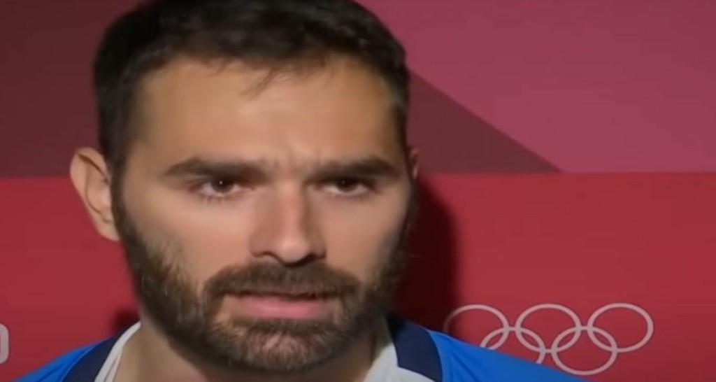 Αποθεώθηκε ο Θοδώρης Ιακωβίδης στο “Ελευθέριος Βενιζέλος” – Θερμή υποδοχή από τον Αυγενάκη και την οικογένεια του (pics)