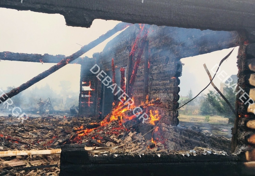 Στάχτη, ερείπια και χαμένες περιουσίες αφήνει πίσω του ο πύρινος όλεθρος στην Αττική (pics&vid)