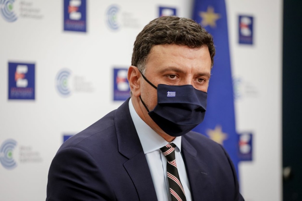 “Μπορούμε να εντοπίσουμε ανά πάσα στιγμή όσους δεν έχουν εμβολιαστεί” – Σαφές μήνυμα Κικίλια στους υγειονομικούς