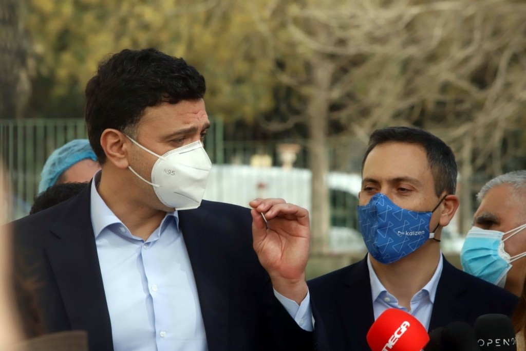 Στο ΚΑΤ ο Βασίλης Κικίλιας – Ποια η κατάσταση των τραυματιών – Εκκενώθηκε γηροκομείο στον Άγιο Στέφανο