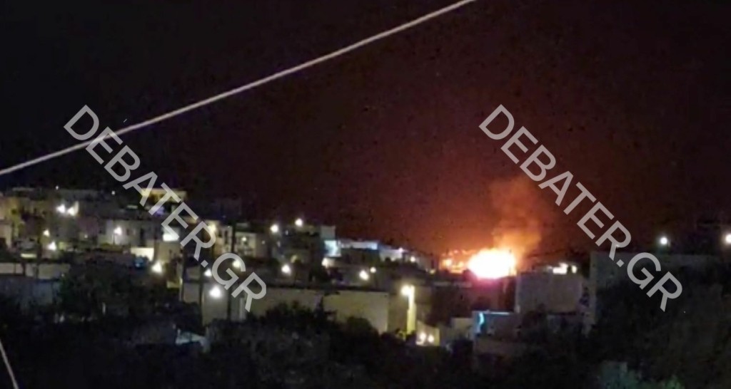 Φωτιά στην Κίμωλο – Χωρίς πυροσβεστικό όχημα το νησί (vids&pic)