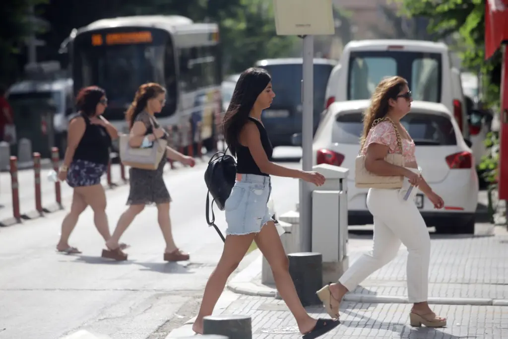 2.322 νέα κρούσματα για την Πέμπτη – Αυξάνονται οι νεκροί