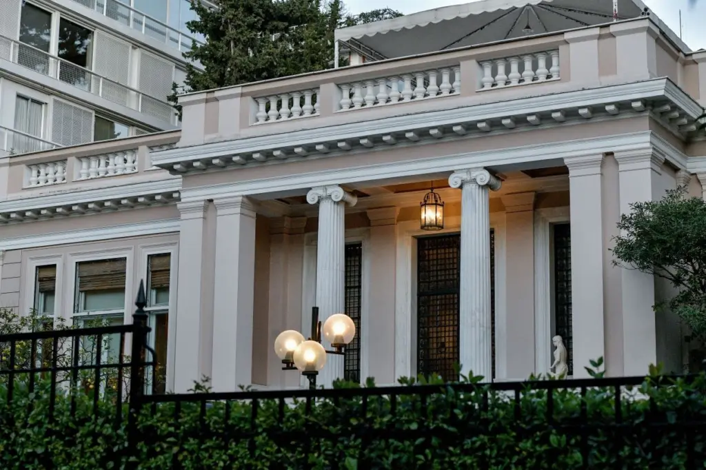 Οι πρώτες αντιδράσεις της αντιπολίτευσης μετά τον mini-ανασχηματισμό της κυβέρνησης