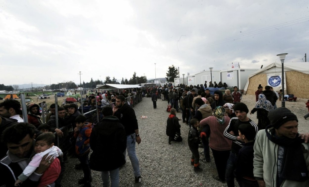 Τρέμει η Αθήνα τις μεταναστευτικές ροές από το Αφγανιστάν – Μισό εκατομμύριο πολίτες παλεύουν να φύγουν από τη χώρα