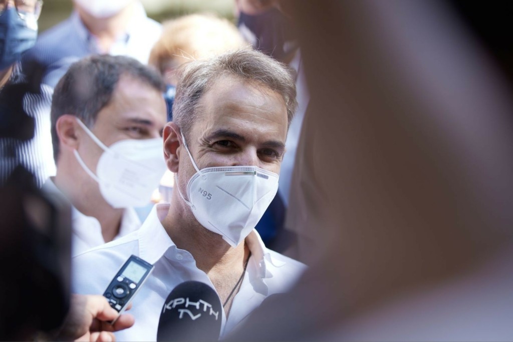 Νέα “απόδραση” για τον Κυριάκο Μητσοτάκη – Στα μαγευτικά Φαλάσαρνα εθεάθη ο πρωθυπουργός (pics)