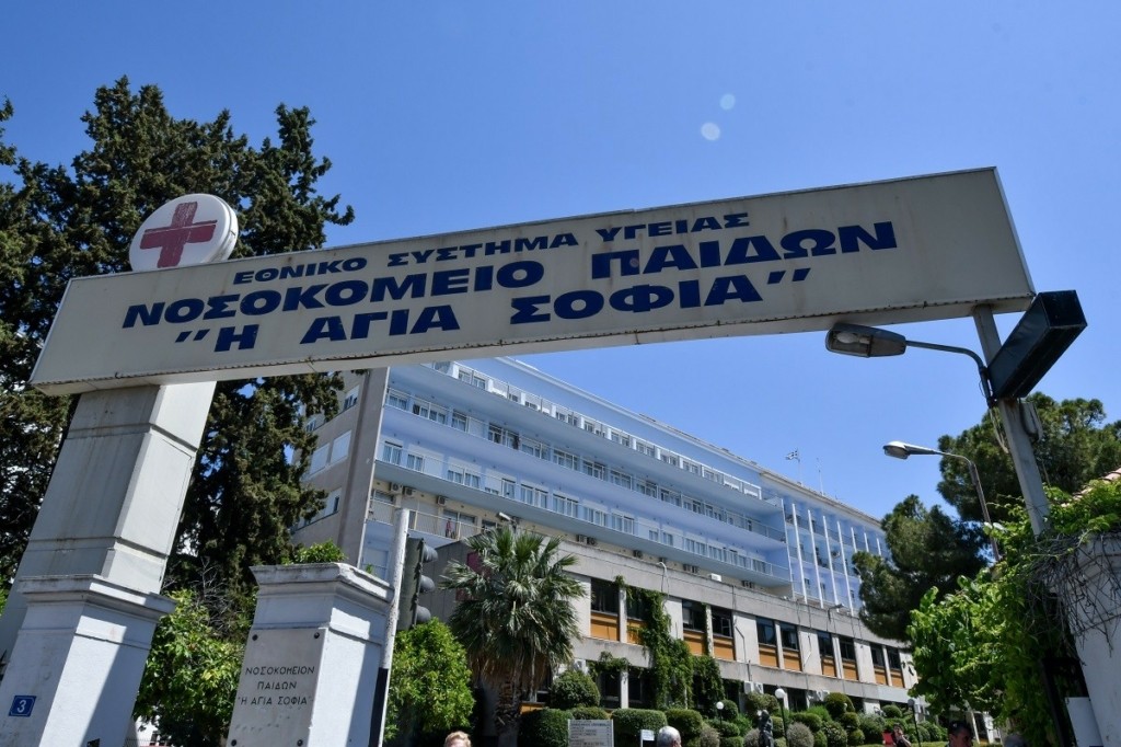 Δεκατρία παιδιά με κορονοϊό σε νοσοκομεία Παίδων – Διασωληνώθηκε 12χρονος