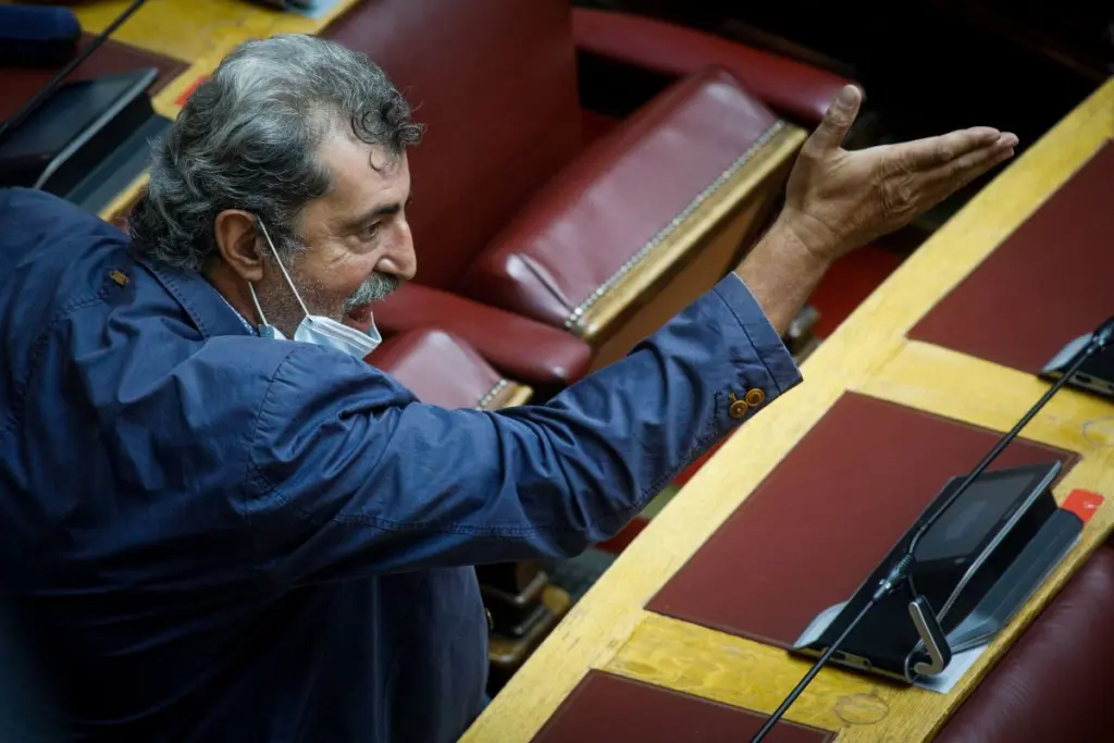 Πολάκης “μαινόμενος” κατά Τσιόδρα – “Θα έπρεπε να ντρέπεσαι για αυτά που είπες”