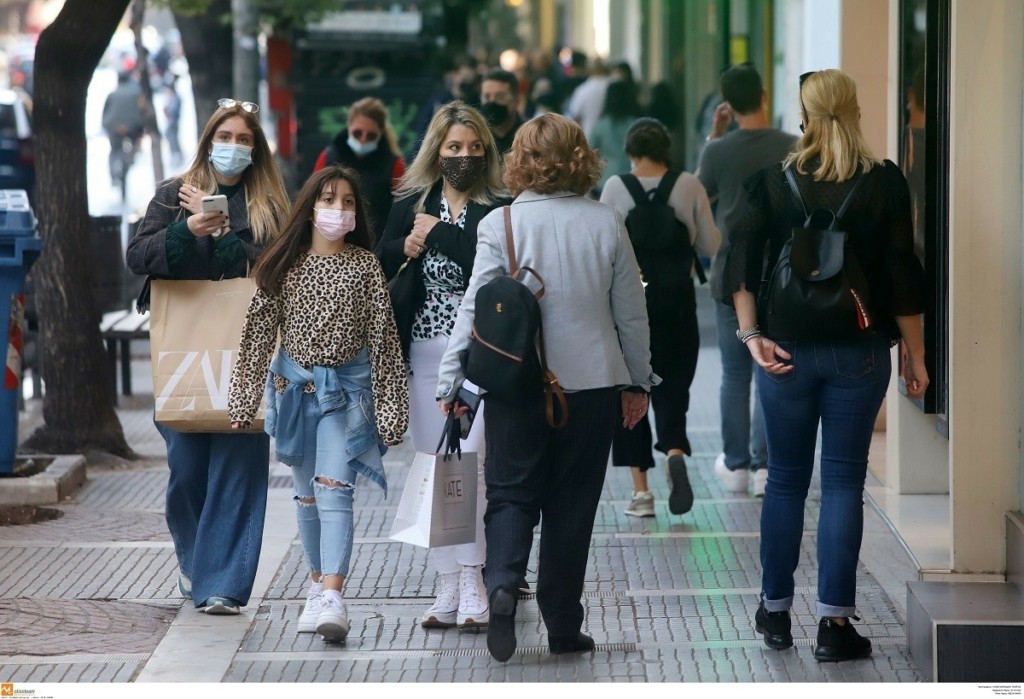 “Βράζουν” ξανά από κορονοϊό Αττική και Θεσσαλονίκη – “Τριψήφια” σχεδόν όλη η χώρα