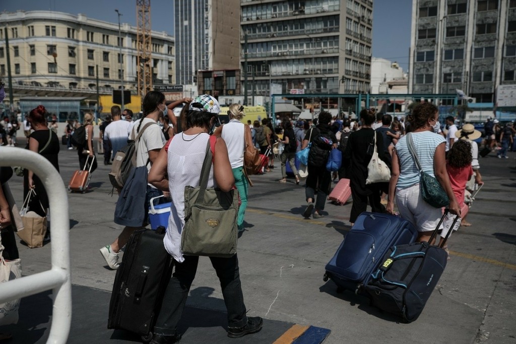Στην Αττική το 1/4 των κρουσμάτων – “Τριψήφιες” ακόμα τέσσερις περιοχές