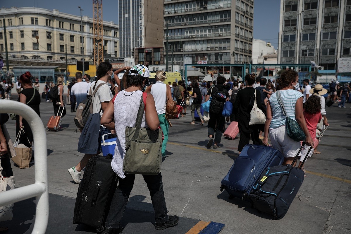 Στην Αττική το 1/4 των κρουσμάτων – “Τριψήφιες” ακόμα τέσσερις περιοχές