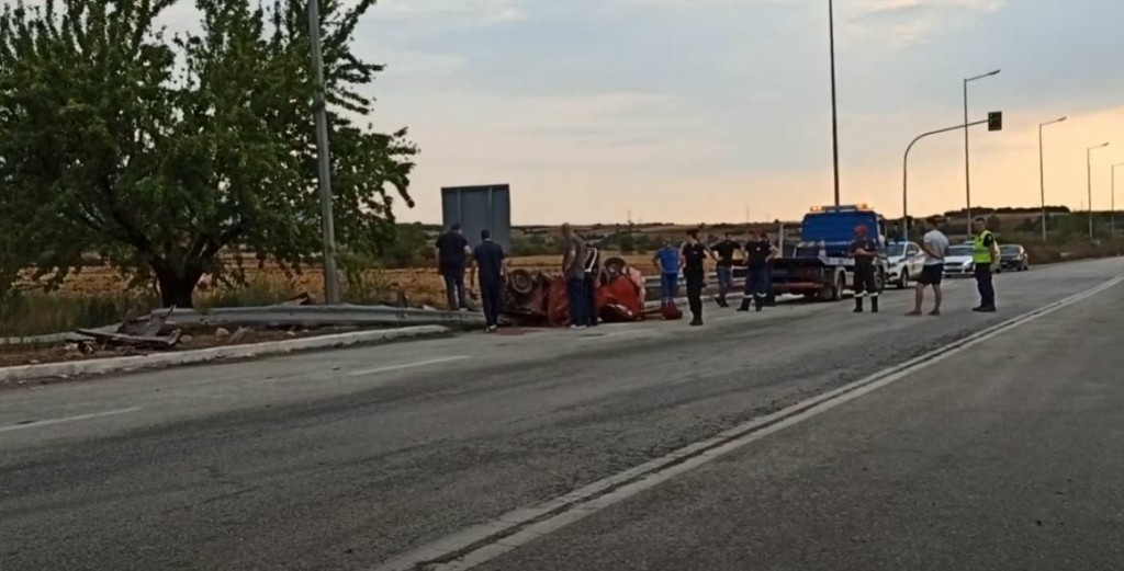 Αίμα στην άσφαλτο – Τρεις νεκροί και τέσσερις τραυματίες στις Σέρρες – Παλιοσίδερα έγιναν τα αυτοκίνητα (pics&vid)