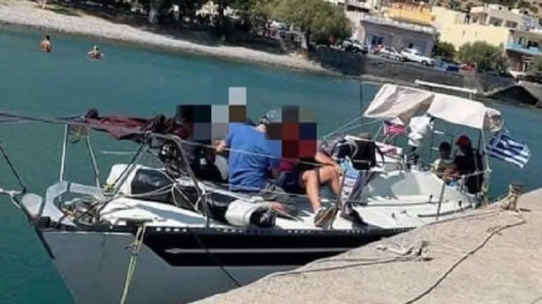 Ποιοι είναι οι 8 Τούρκοι που έφτασαν στις ακτές της Κρήτης και ζητούν πολιτικό άσυλο (pics)