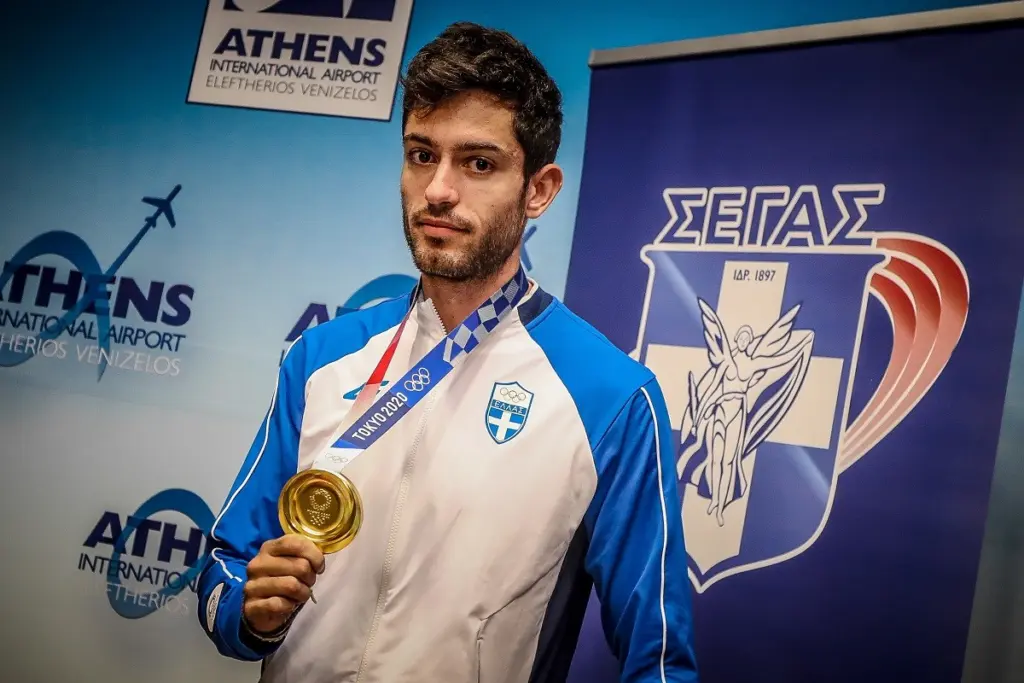 Έριξαν τα “τείχη” στα Γρεβενά για τον Μίλτο Τεντόγλου (pics&vid)