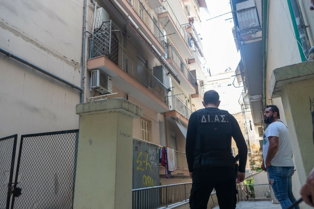 Βρήκαν τον 20χρονο που ξυλοκόπησε μέχρι θανάτου ηλικιωμένη για το τίποτα