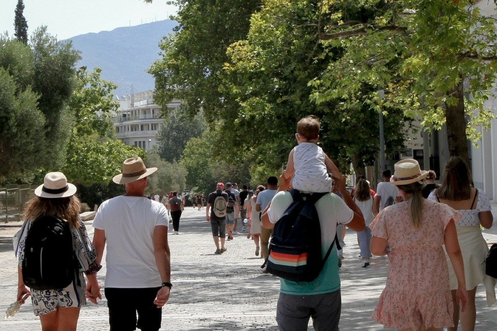 “Εκτινάχθηκαν” οι εισπράξεις από τον τουρισμό το πρώτο εξάμηνο του 2021
