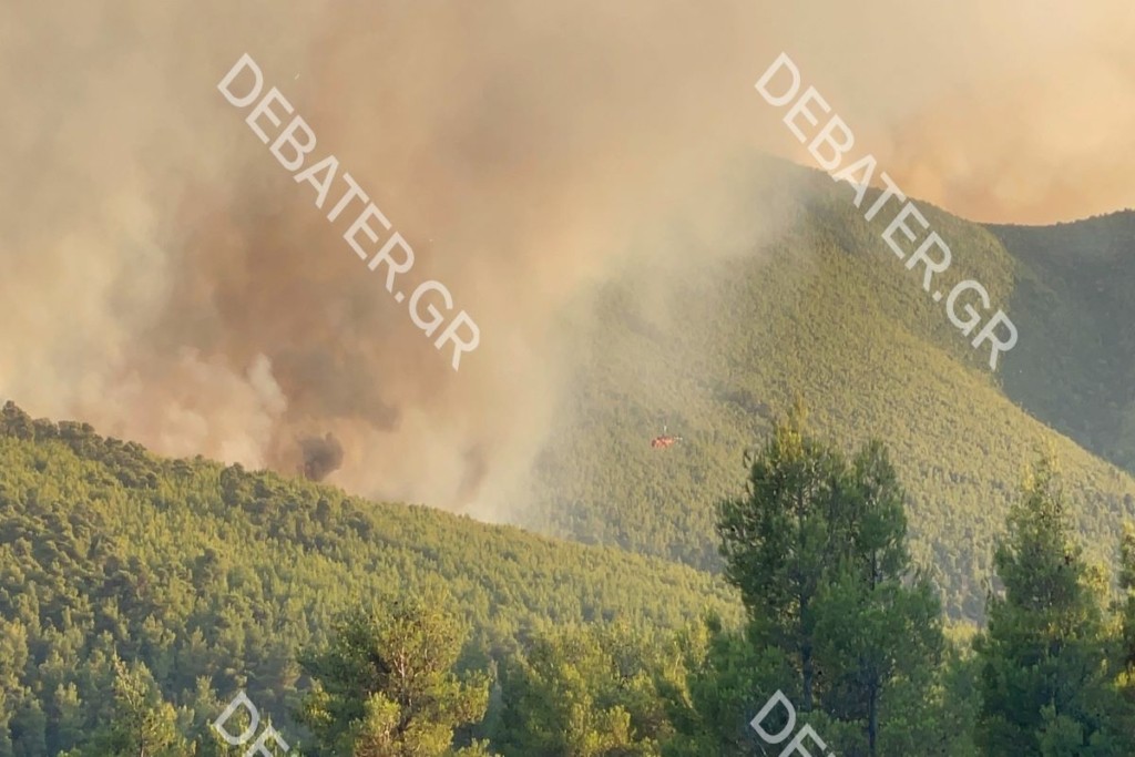 Ο καπνός από τη φωτιά στα Βίλια έφτασε μέχρι τις ακτές της Κρήτης – Απίστευτες εικόνες από δορυφόρο (pics)